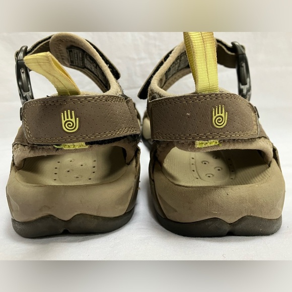 Women’s Teva Toachi Sandals, size 8 - Picture 3 of 7